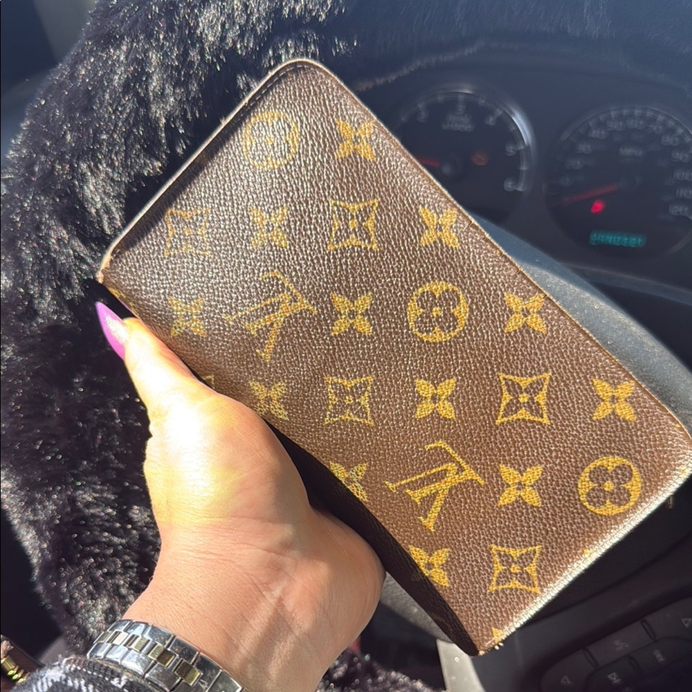 Louis Vuitton Brown Monogram Wallet - Picture 11 of 11